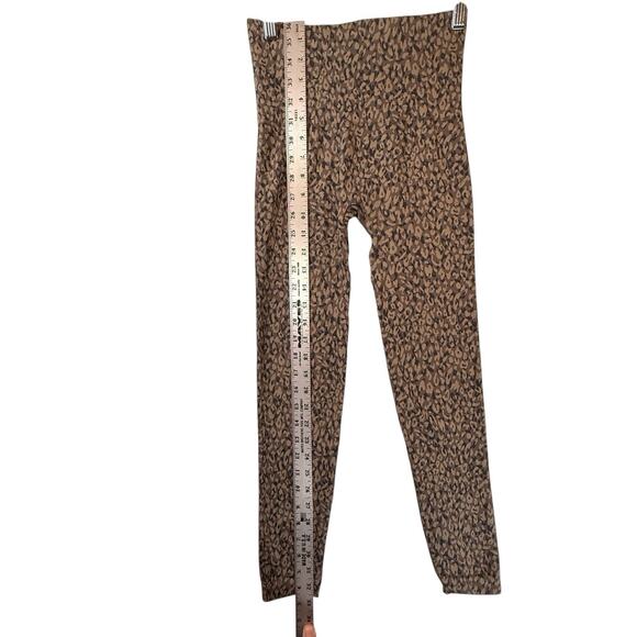 Spanx Look At Me Now Seamless Leggings Leopard Animal Print SIZE SMALL Womens - Picture 4 of 9